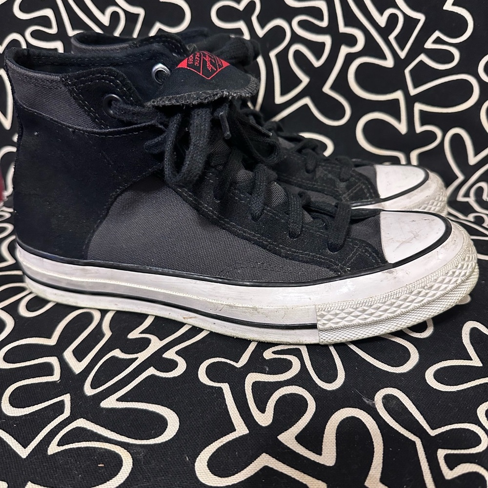 Converse Men’s 6 Women’s 8 Hi-Top Hightop Black & Grey